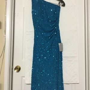 ADRIANNA PAPELL One Shoulder Sequin/ Beads Women Gown Size 0. New with Tag